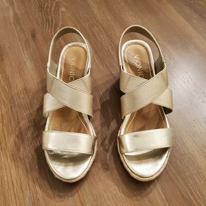 Vionic Gold Wedge Sandals Sz 7